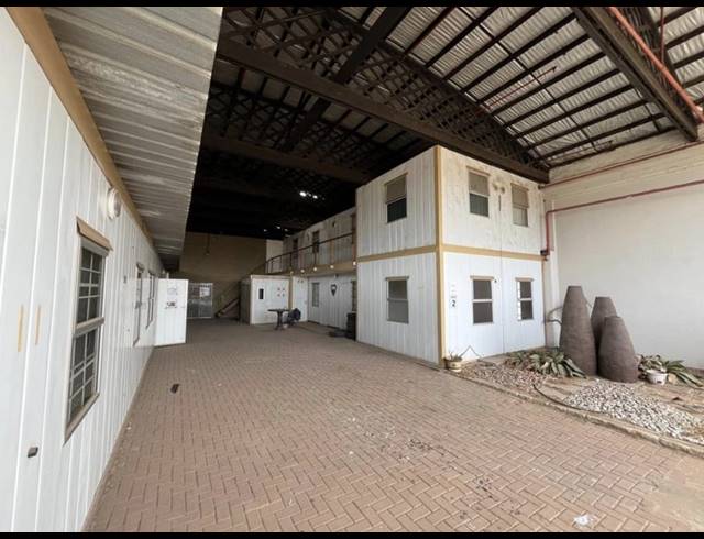 4,200M² WAREHOUSE FOR SALE IN DALVIEW